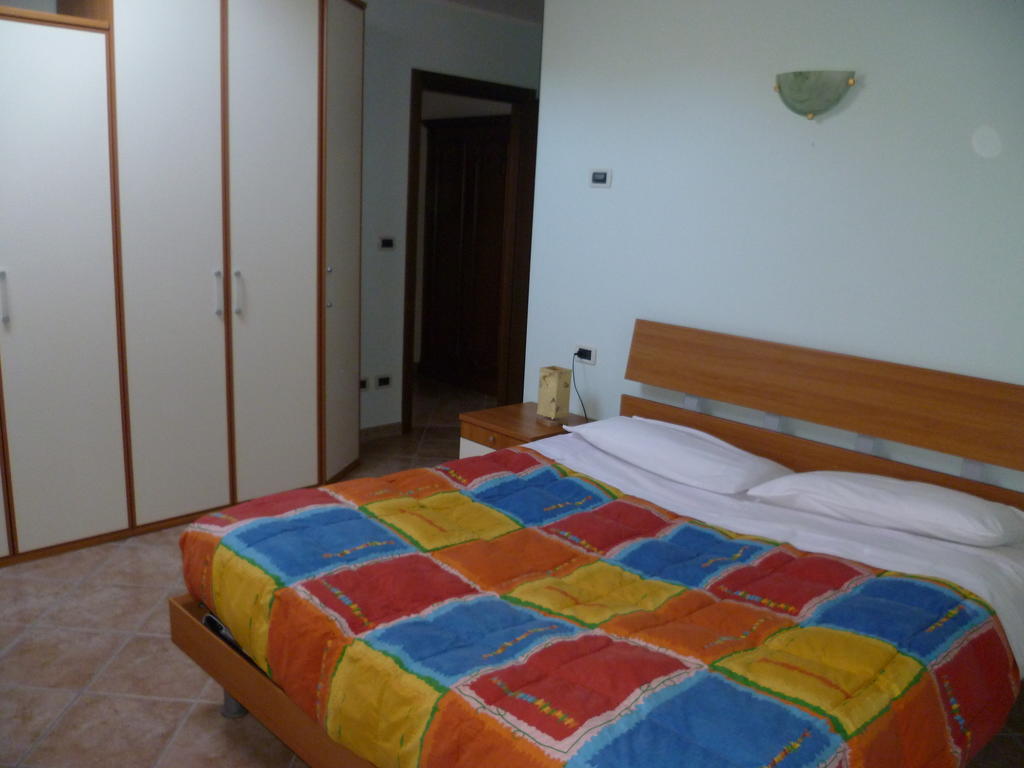 Casa Vacanza Ca Dei Logi ليفيكو ترمي الغرفة الصورة